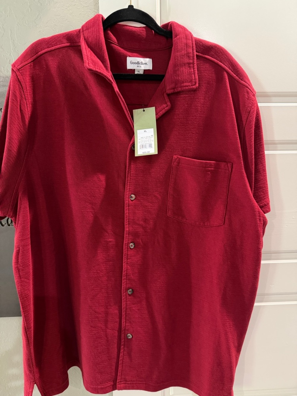 Goodfellow & Co Men’s Red Short-Sleeve Casual Button-Down Shirt